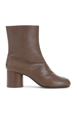 Bruna ankelboots med split-tå silhuett