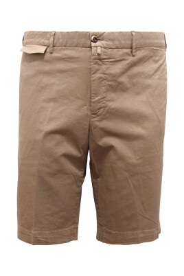 bermuda-shorts-taupe-cb-model