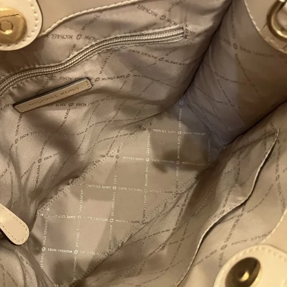 Michael Kors Pre-owned Leather totes Beige Dames