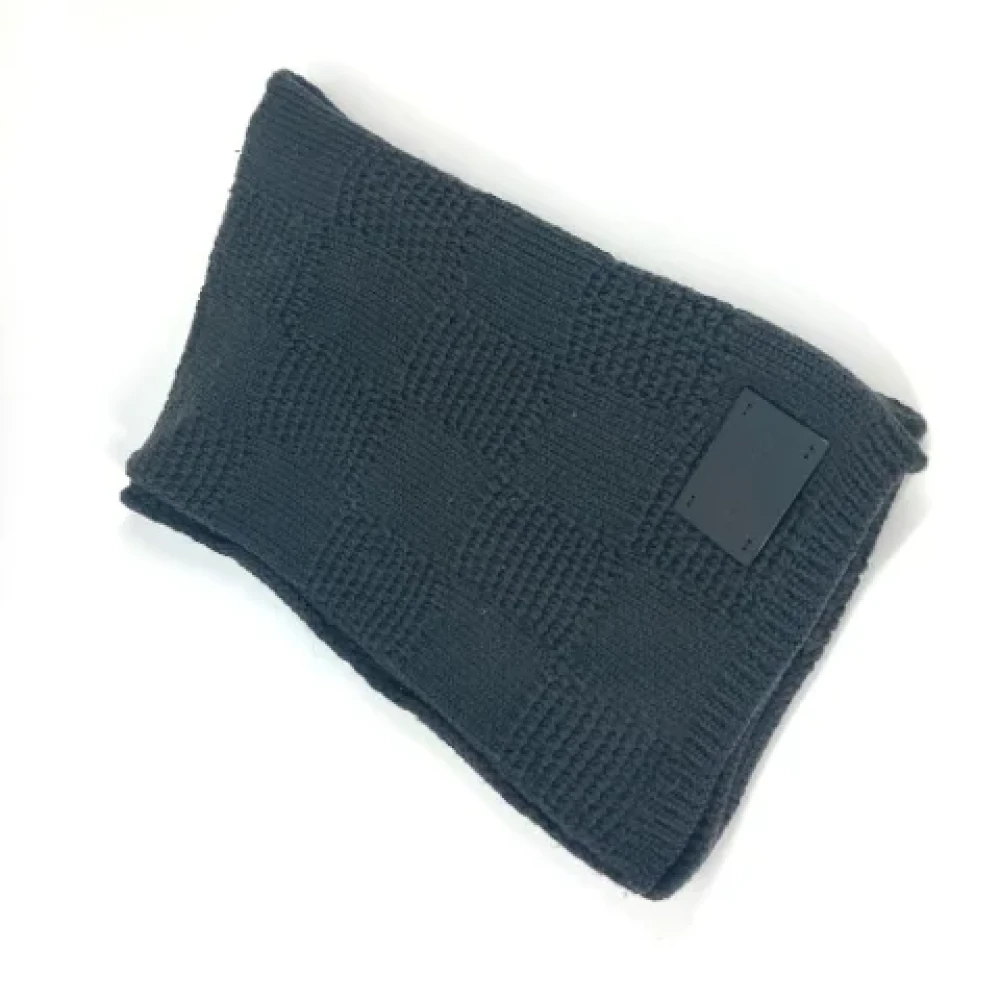 Louis Vuitton Vintage Pre-owned Wool scarves Gray Dames