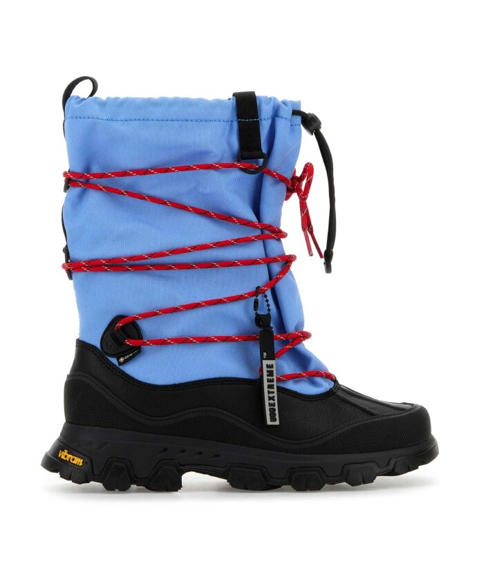 bottes-en-tissu-bleu-clair-metropeak