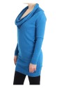 pull-en-tricot-bleu-a-col-rond
