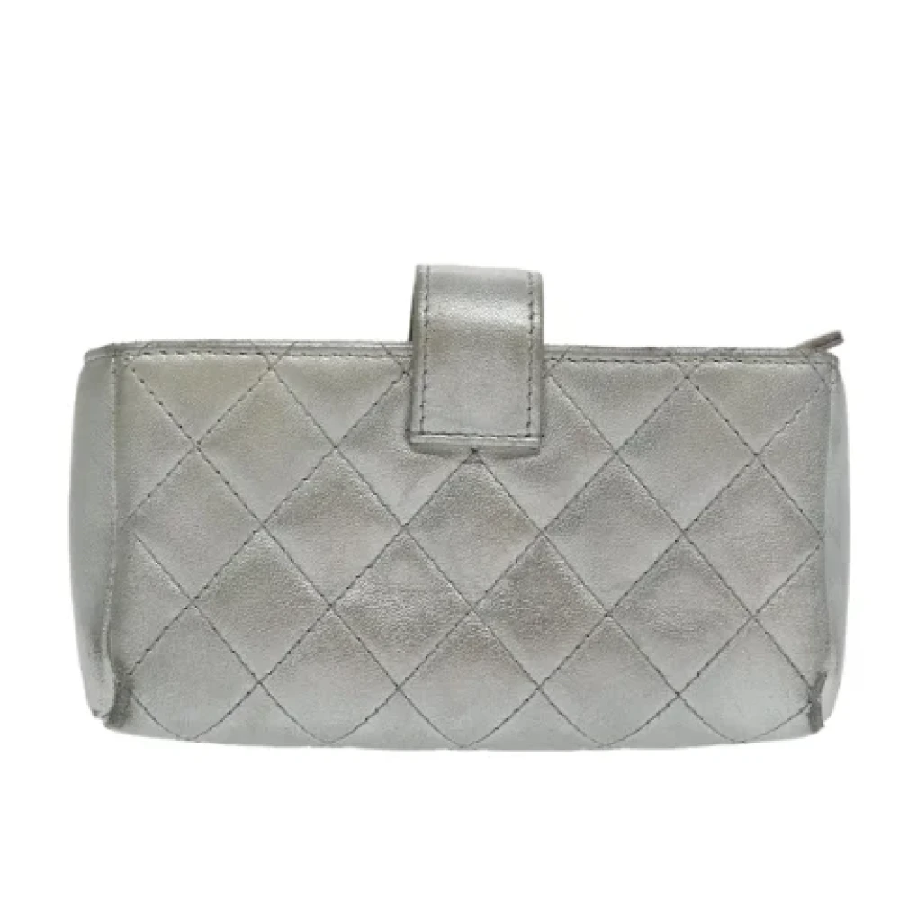 Chanel Vintage Pre-owned Leather clutches Gray Dames