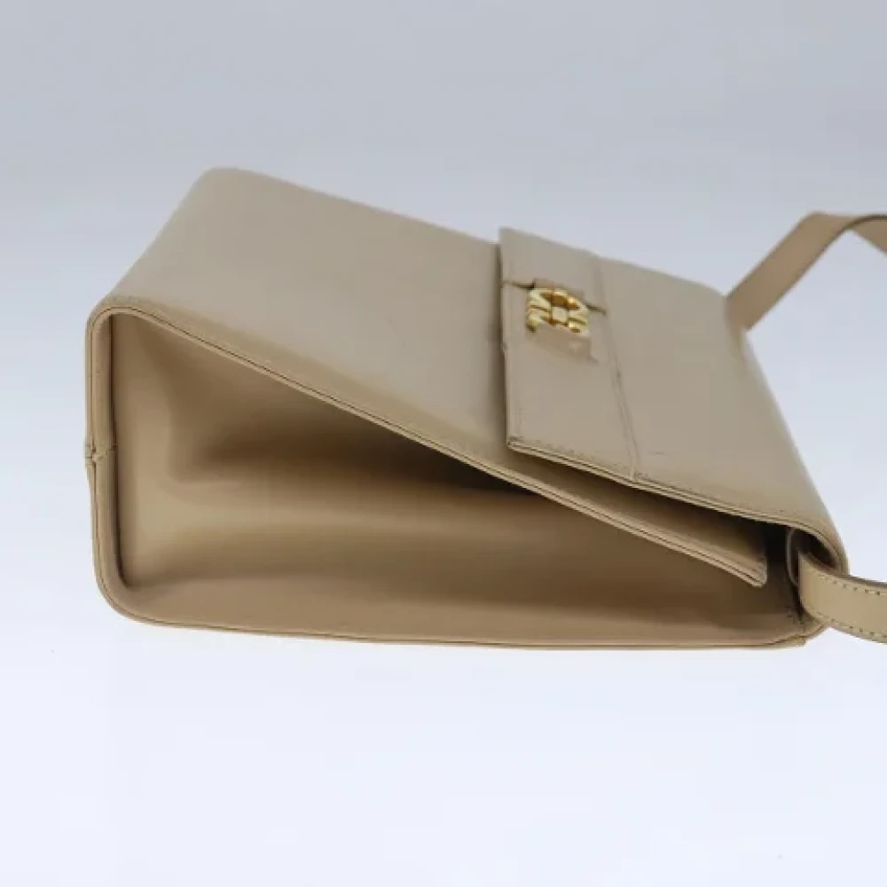 Salvatore Ferragamo Pre-owned Leather shoulder-bags Beige Dames