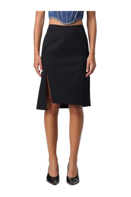 pencil-skirt-side-slit