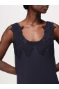 robe-midi-en-dentelle-bleue