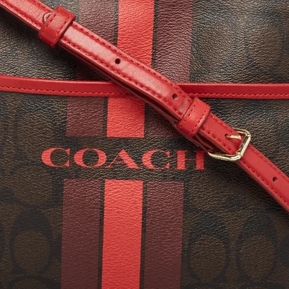 Coach Pre-owned Coated canvas shoulder-bags Brown Dames