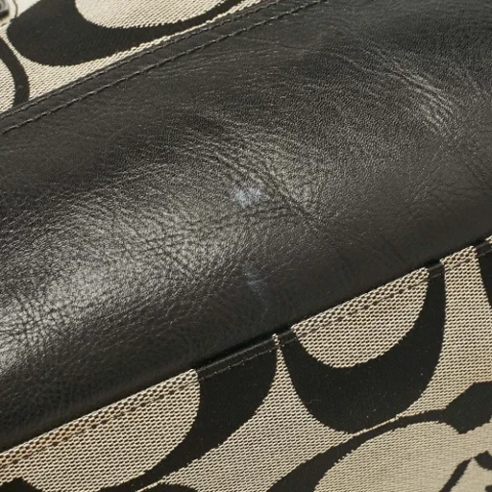 Coach Pre-owned Canvas handbags Black Dames