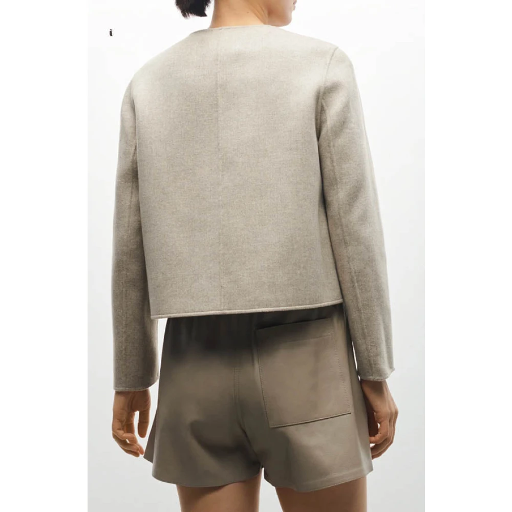 Arma Klassieke wollen jas met hoornknopen Beige Dames