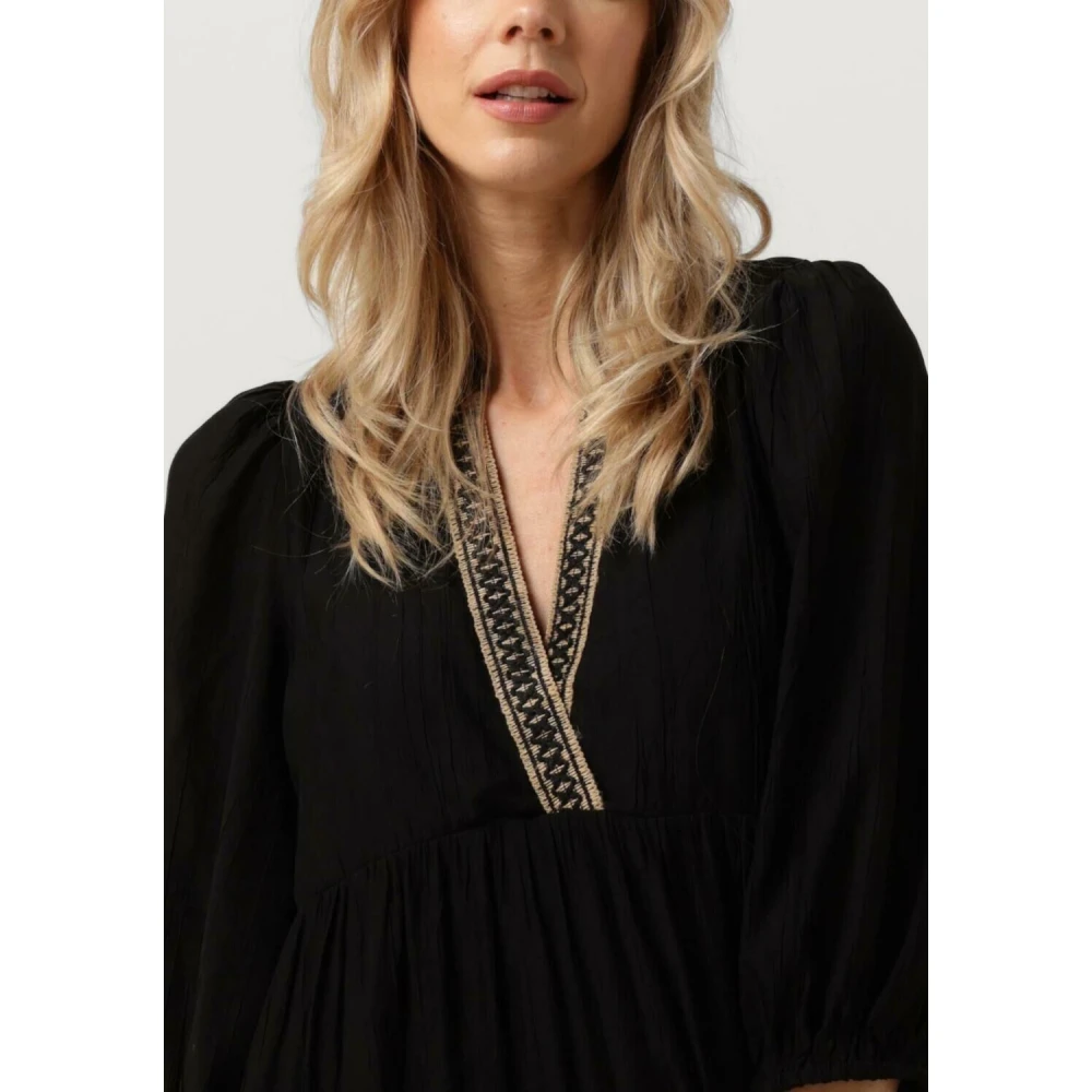 Nukus Zwarte Maxi Jurk Sabrina Stijl Black Dames