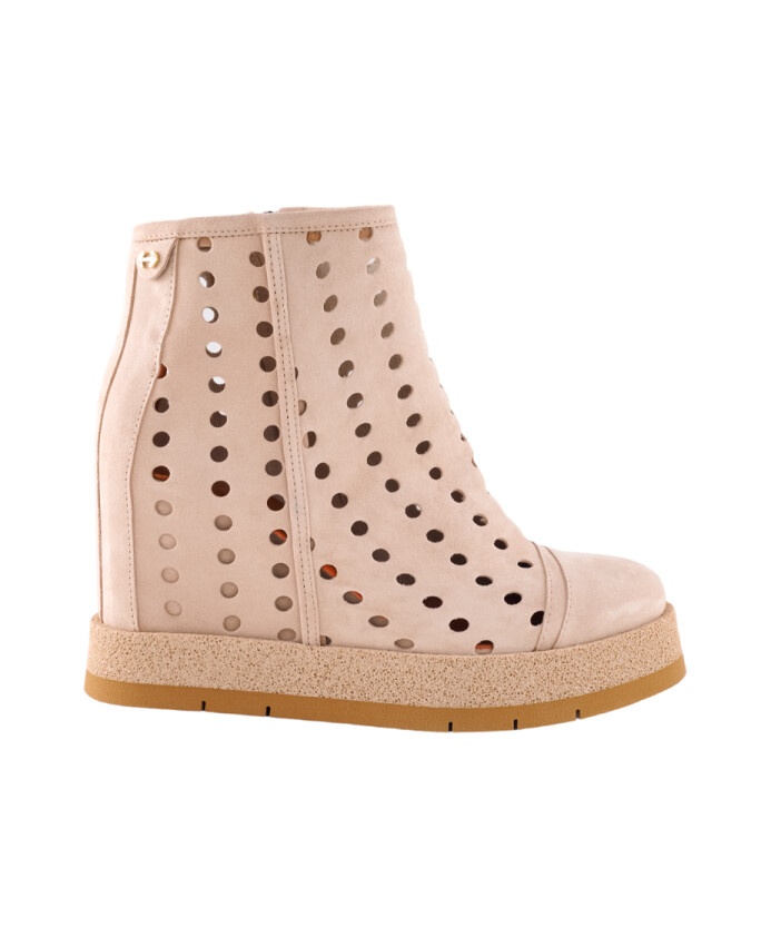 high-boots