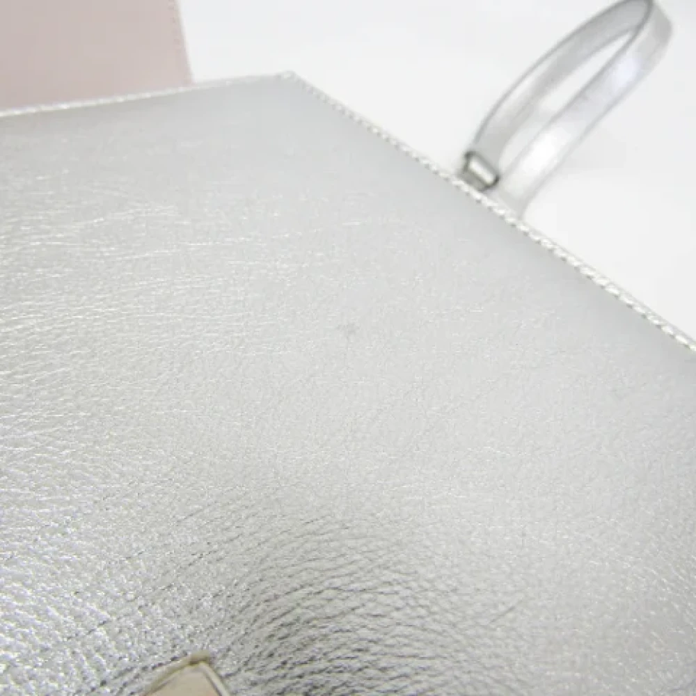 Salvatore Ferragamo Pre-owned Leather shoulder-bags Gray Dames