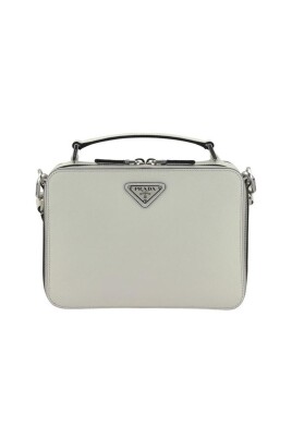 elegant-leather-shoulder-bag-with-adjustable-strap