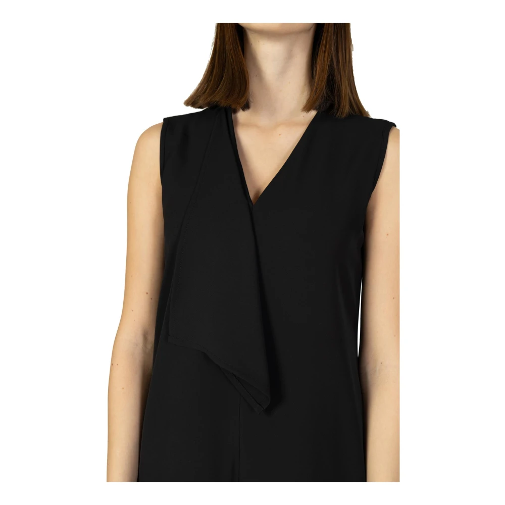 Sandro Ferrone Zwarte mouwloze V-hals jumpsuit met knoopsluiting Black Dames