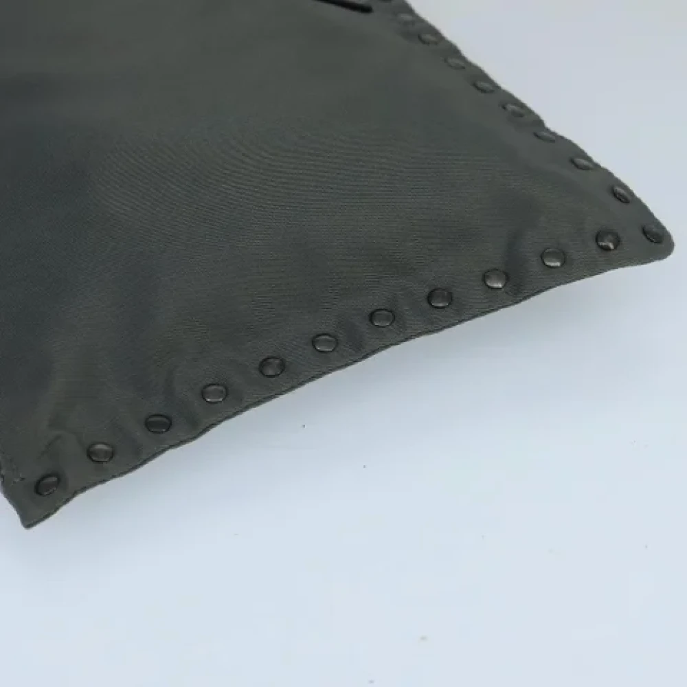 Valentino Vintage Pre-owned Nylon clutches Gray Dames