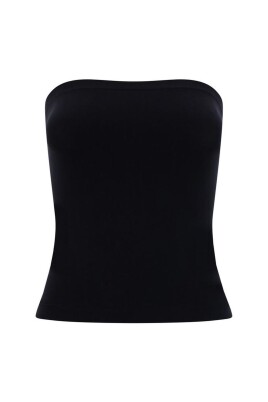 monokrom-off-shoulder-taetsiddende-top
