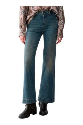 Jolie Flared Jeans