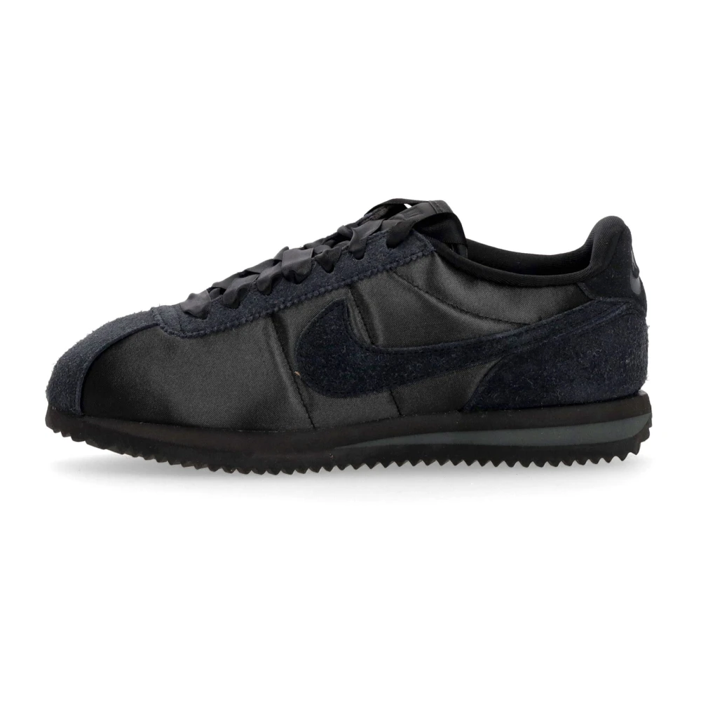 Nike Women's Black Low Cut Trainers With Padded Collar - Running Shoes - 3 Uk - Sport