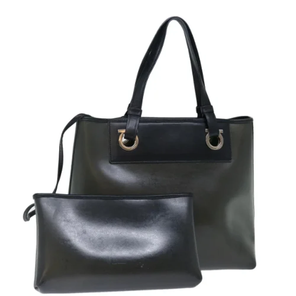 Salvatore Ferragamo Pre-owned Leather handbags Gray Dames