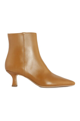 beige-leather-jina-boots-with-low-heel