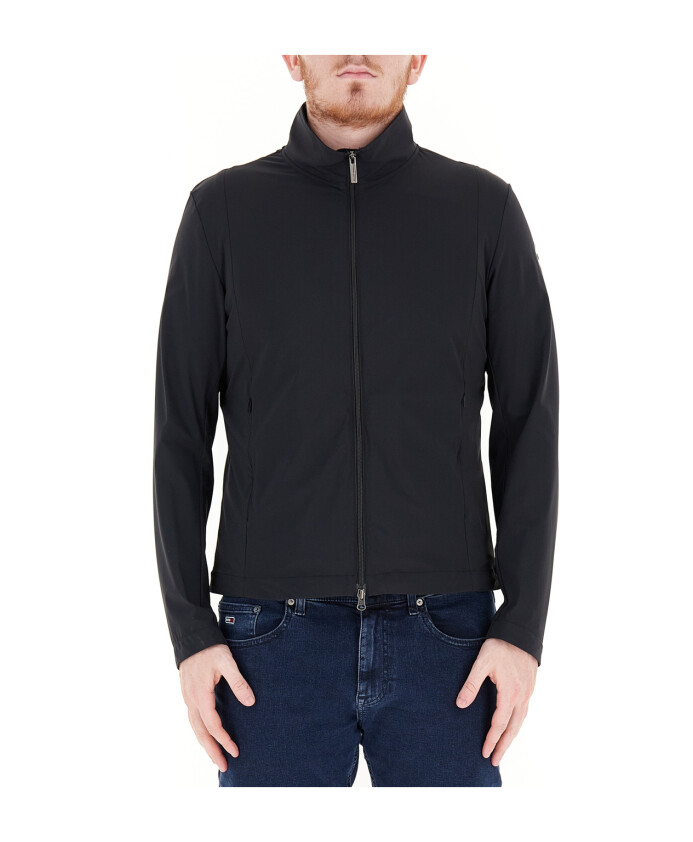veste-technique-stretch-noire-avec-fermeture-eclair