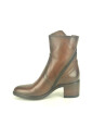 bruine-enkellaars-met-schuine-rits