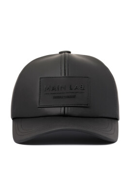 black-baseball-cap-with-applique-logo
