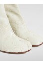 bottines-blanches-a-talon-sculpte