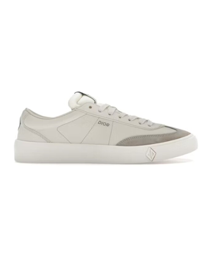 sneakers-en-cuir-gris-avec-detail-en-daim