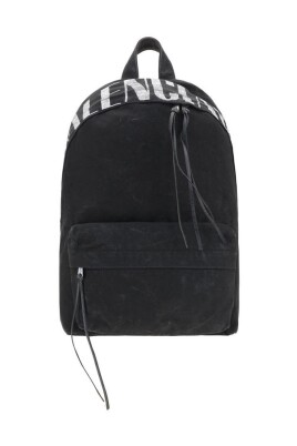 stylish-editor-backpack-with-zipper-closure