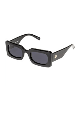 stylish-black-sunglasses
