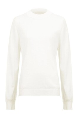white-knit-sweater-with-ribbed-collar
