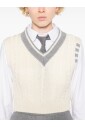 pull-v-neck-en-maille-torsadee