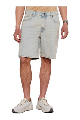 short-bermuda-en-denim-bleu-clair