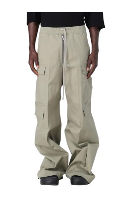 black-cargo-pants-multiple-pockets