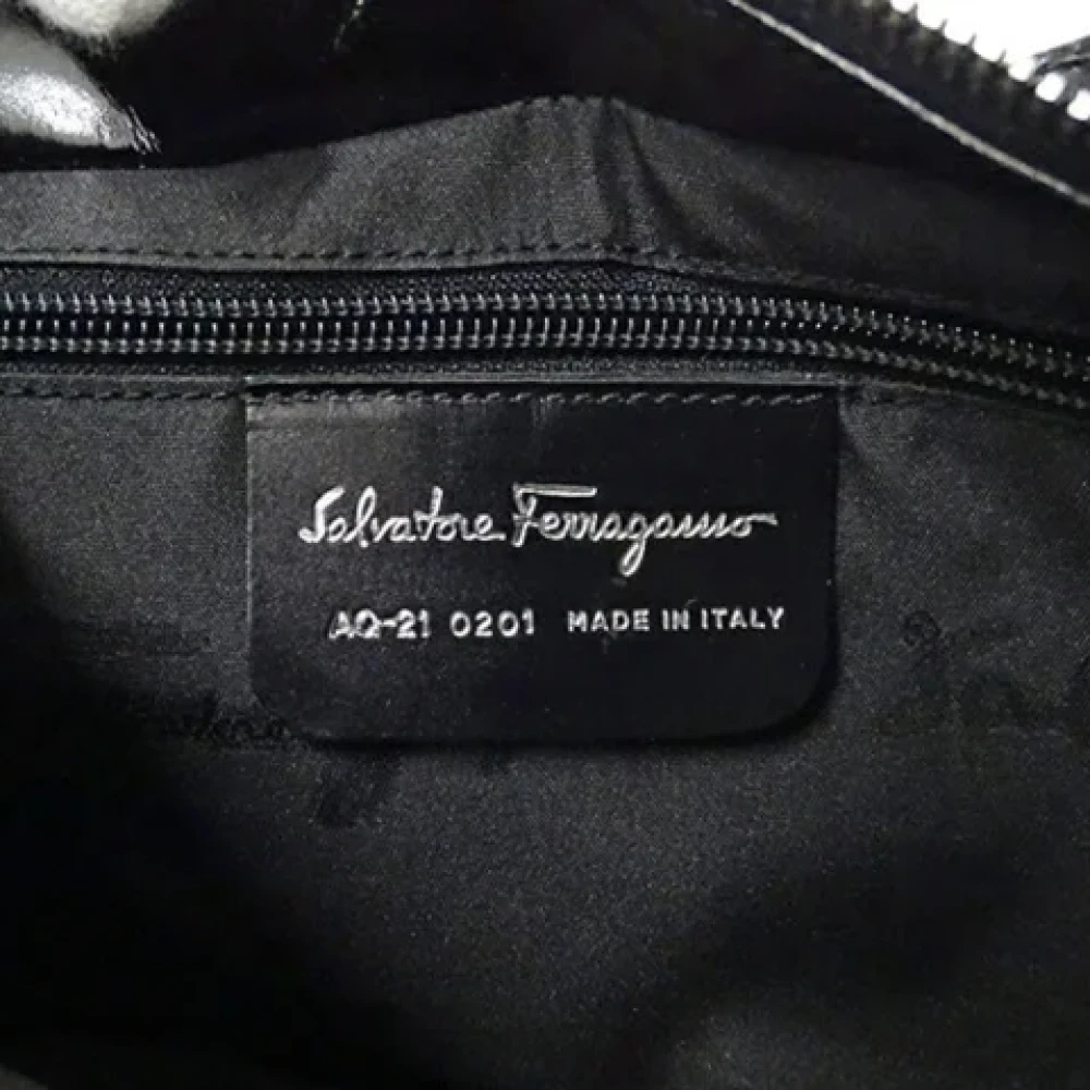 Salvatore Ferragamo Pre-owned Canvas shoulder-bags Black Dames