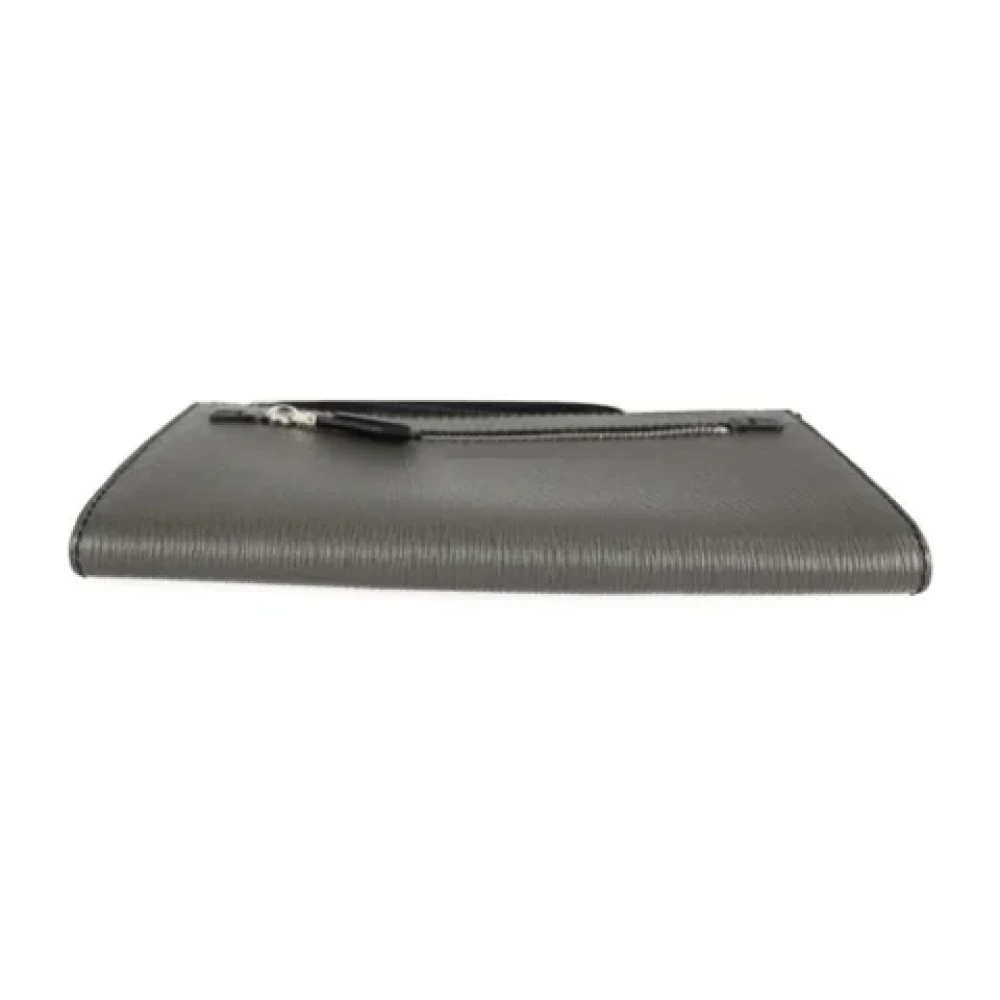 Salvatore Ferragamo Pre-owned Leather clutches Gray Dames