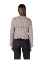 pull-beige-a-col-en-v-pour-femmes