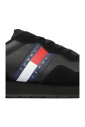 sneakers-en-cuir-noir-avec-inserts-en-daim