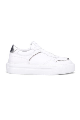 white-leather-womenand-sneakers