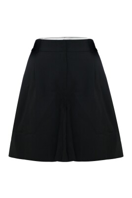 natural-pleated-shorts-with-welt-pockets