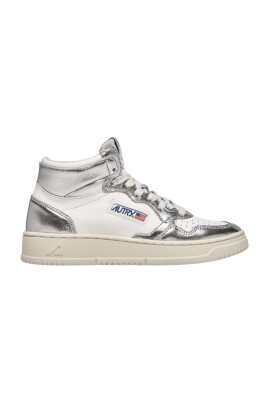 sneakers-en-cuir-blanc-style-vintage