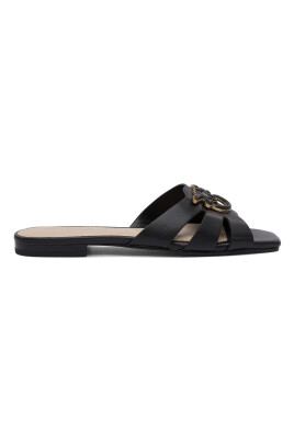 black-leather-sandals-stylish-women