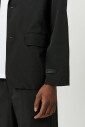 blazer-noir-coupe-decontractee