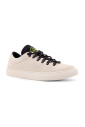 sneakers-basses-a-lacets-en-daim-emblematique
