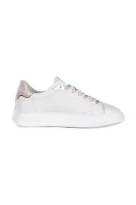 logo-sneakers-cuir-semelle-caoutchouc