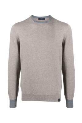 beige-sweater-collection