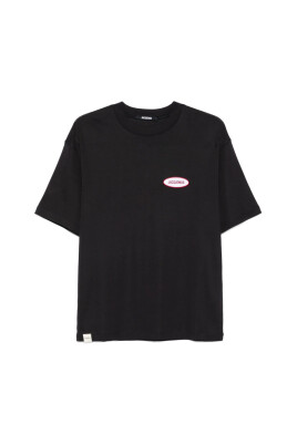 t-shirt-elegant-avec-design-unique