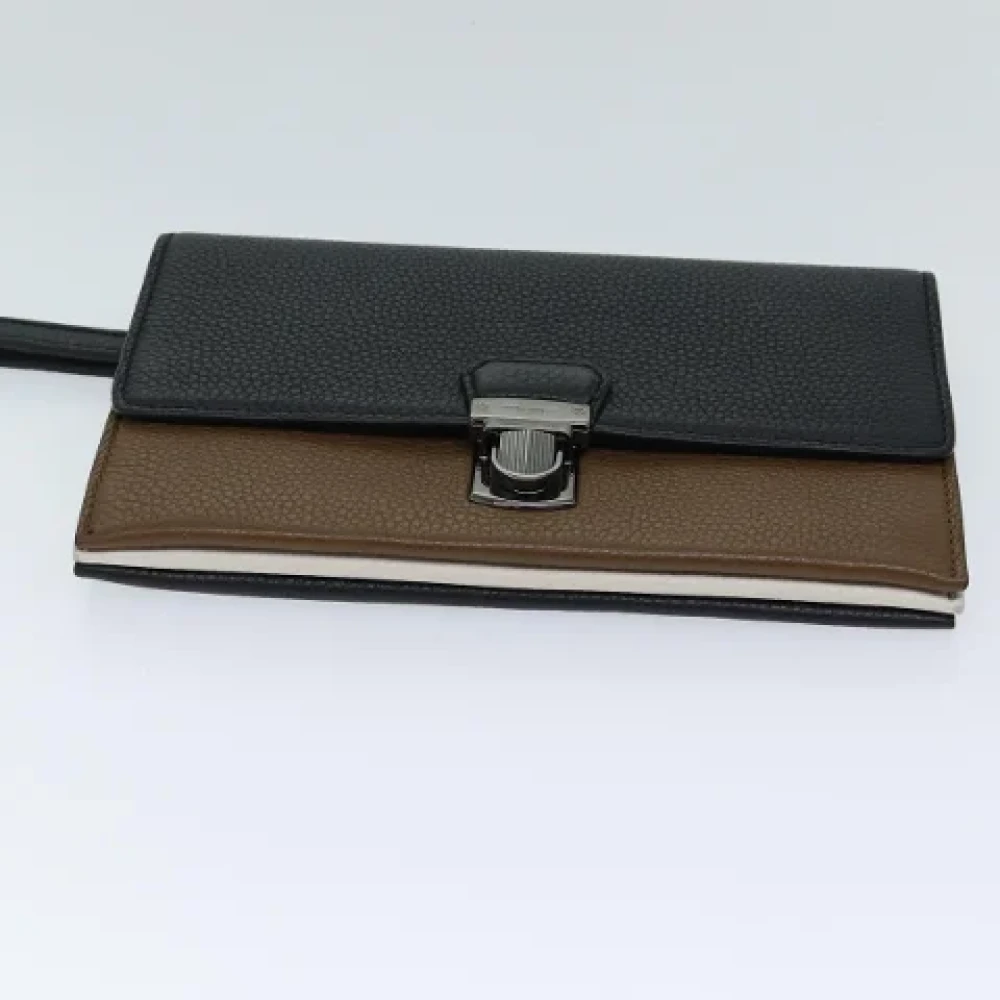 Salvatore Ferragamo Pre-owned Leather clutches Black Dames