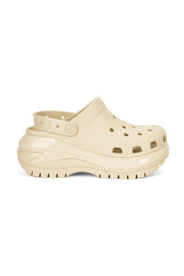 flat-sandals-with-breathable-design